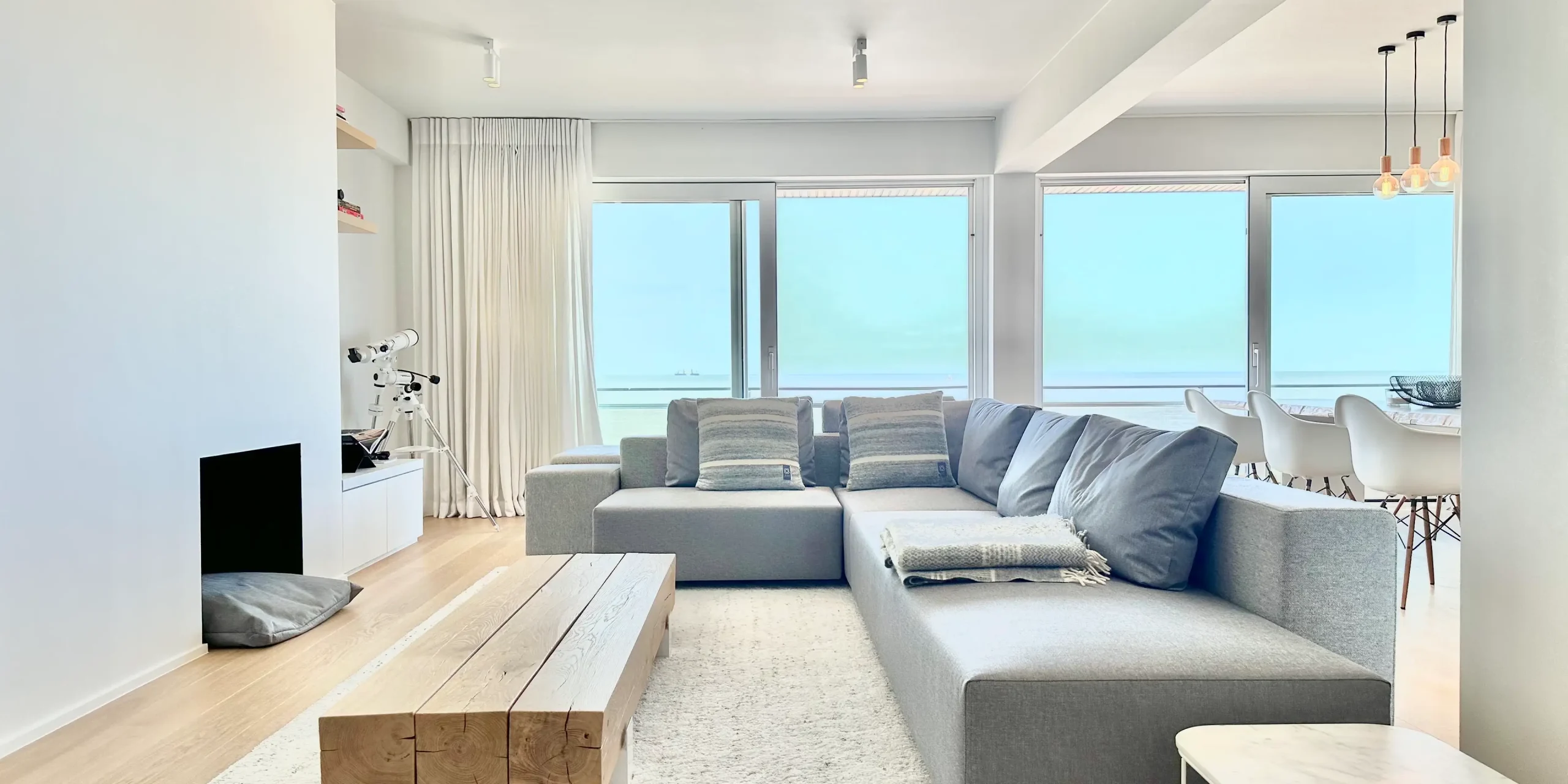 villa met zwembad te huur Knokke, JAMES the BnB Butler Knokke , villa te huur Knokke, Appartement te huur knokke, appartement met zeezicht te huur Knokke, villa airbnb knokke, appartement airbnb knokke, villa met zwembad knokke, villa knokke off, Zoute Exclusive Knokke, Master AirBnB Knokke, AirBnB Knokke, Tine Immo, Immo pallen, villa huren knokke, JAMES Knokke, Nice2Stay Knokke, Immo Bis, vakantieverhuur Knokke, vakantievilla Knokke, luxe villa huren knokke, luxe vastgoed knokke, Zoute Grand Prix, Zoute GP